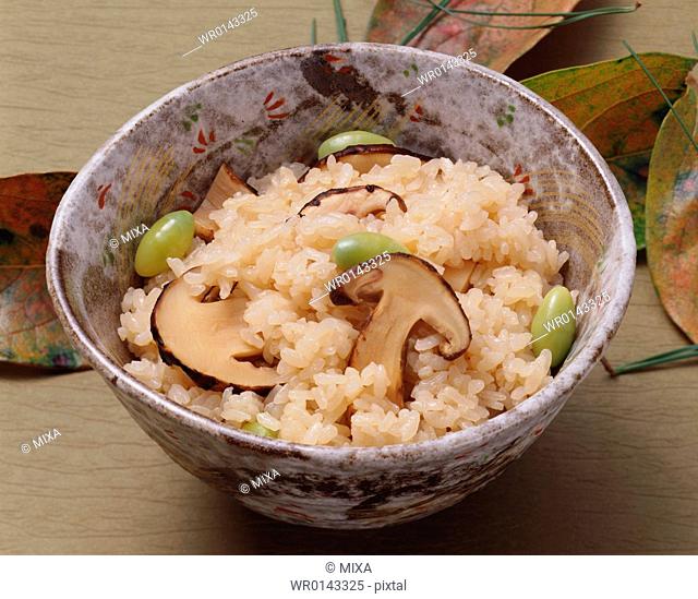 Steamed rice with matsutake mushrooms