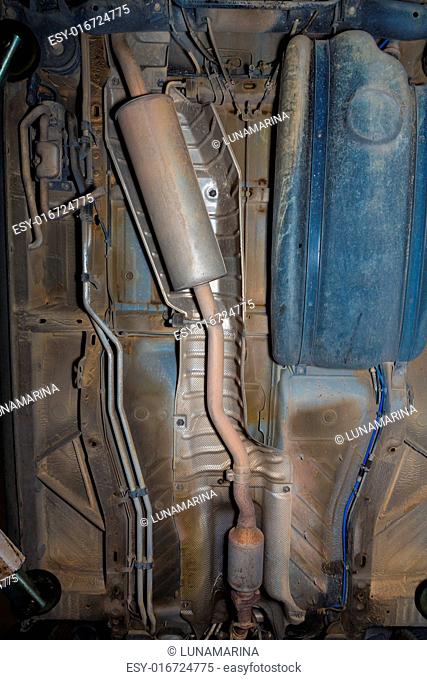 Car underbody exhaust pipe fuel tank of used vehicle