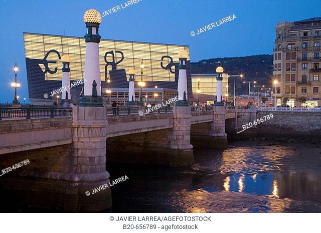 Zurriola bridge and Kursaal Center by Rafael Moneo with Eduardo Chillida's 'Peines del Viento' silhouettes on the façade, San Sebastian