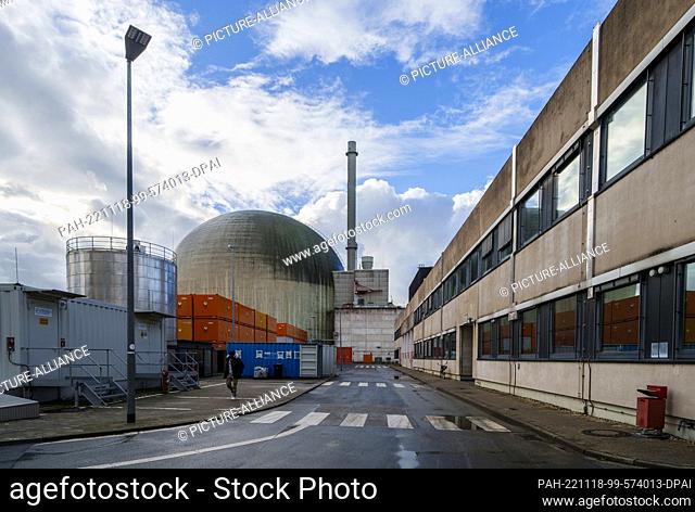 18 November 2022, Hessen, Biblis: Unit B of the nuclear power plant is being dismantled. The Biblis nuclear power plant has been undergoing dismantling since it...