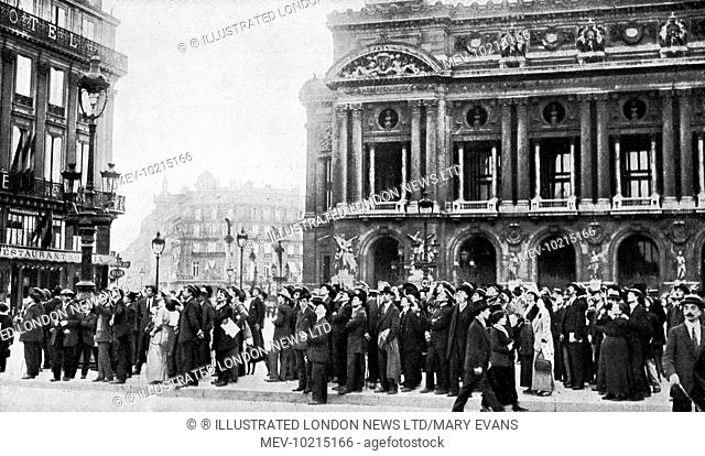 Civilian crowds in the Place de l'Opera, Paris, on the look-out for German bomb-dropping planes in September 1914, shortly after the outbreak of World War I