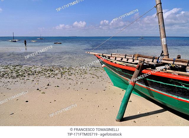 Africa, Mozambique, Quirimbas national Park, local boat on low tide