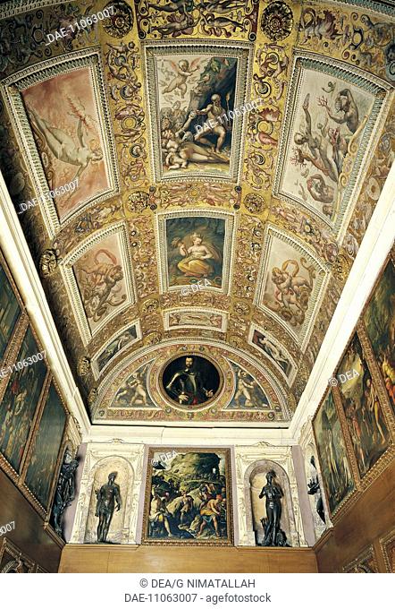 Ceiling detail, Studiolo of Francesco I, by Giorgio Vasari (1511-1574). Palazzo Vecchio, Florence. Italy, 16th century