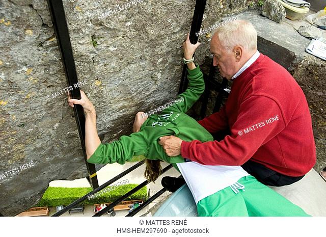 Ireland, Cork County, South Coast, castle of Blarney, upper side of the dungeon, according to a local tale one has to kiss a stone in order to developp the...