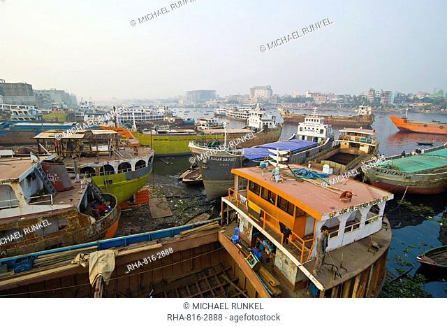 View over the wharf of Dhaka, Bangladesh, Asia