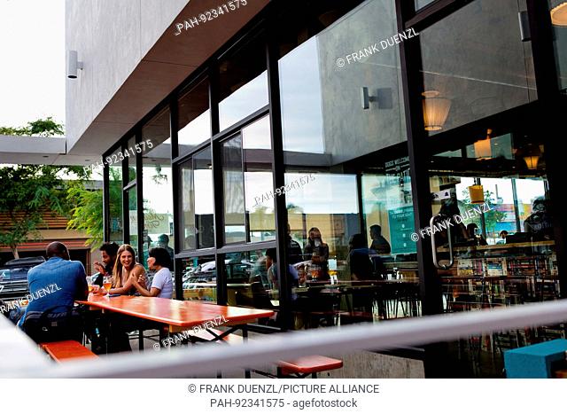 Patio of the Modern Times' tasting room, called the Flavordome, located in North Park, in July 2014. | usage worldwide. - San Diego/Kalifornien/United States of...
