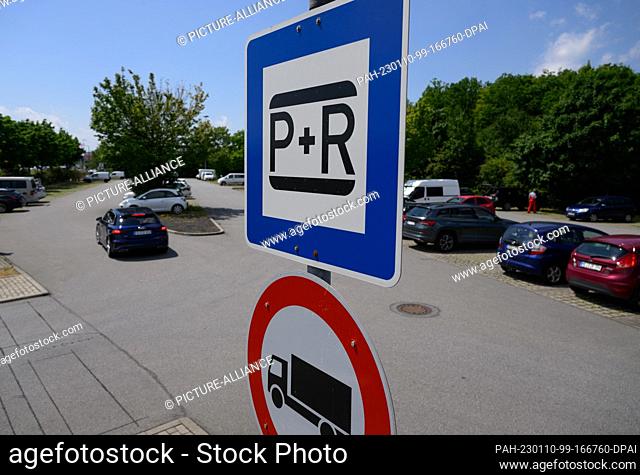 01 June 2022, Saxony, Dresden: Cars park in a park and ride lot. Photo: Robert Michael/dpa. - Dresden/Saxony/Germany