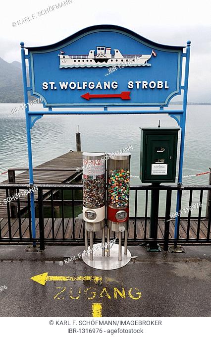 Pier St. Wolfgang-Strobel, overcast sky, rainy weather, St. Gilgen, Wolfgangsee lake, Salzkammergut area, Upper Austria, Austria, Europpa