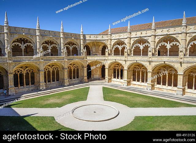 Courtyard, Mosteiro dos Jeronimos Monastery, Belem, Lisbon, Portugal, Europe