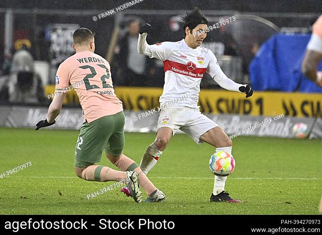 NO SALES IN JAPAN! Genki Haraguchi (VFB Stuttgart), action, duels versus Niklas SCHMIDT (Werder Bremen). Soccer 1. Bundesliga season 2022/2023, 19