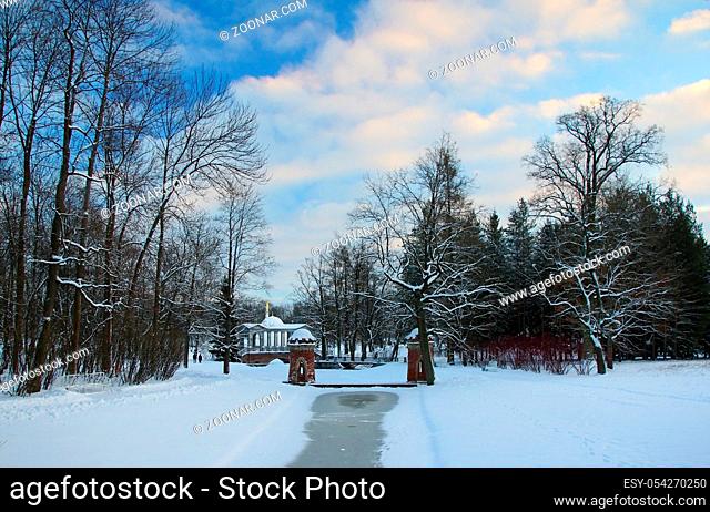 Winter walk in the Catherine Park in Tsarskoye Selo, the last day of the year