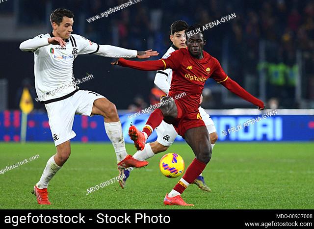 The Spezia player Jakub Kiwior and the Roma player Felix Afena-Gyan during the Roma-Spezia match at the stadio Olimpico. Rome (Italy), December 13th, 2021