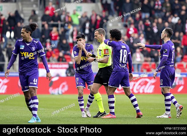Beerschot's Thibault De Smet reacts during a soccer match between Royal Antwerp FC and Beerschot VA, Sunday 06 March 2022 in Antwerp