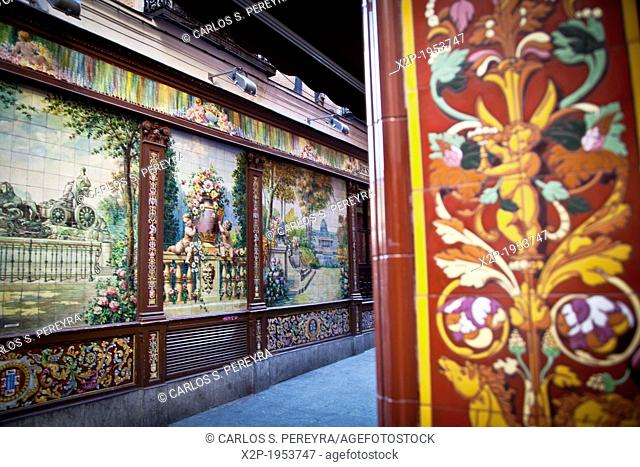 Decoration in Calle de Alvarez Gato street, ¬Callejon del Gato¬, Barrio de las Letras district, Madrid, Spain