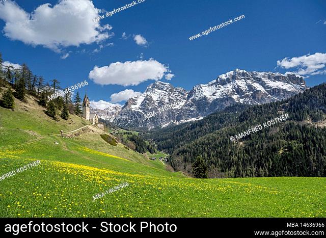 Wengen, High Abbey, Province of Bolzano, South Tyrol, Italy. The Chapel of St. Barbara with a view of the peaks of the Neunerspitze and Zehnerpitze