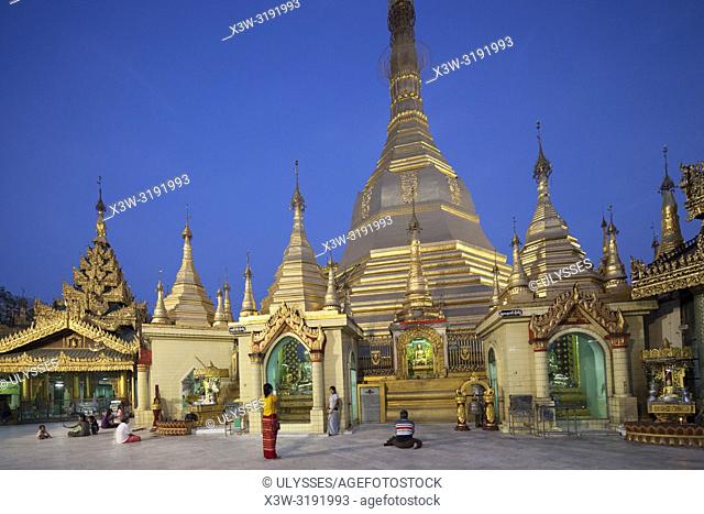 Sule pagoda by night, Yangon, Myanmar, Asia