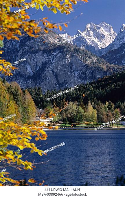 Austria, Tyrol, Kufstein, Hechtsee, autumn, North-Tyrol, mountain scenery, mountains, Kaiser-mountains, Ellmauer hold, mountain lake, lake, nature, deserted