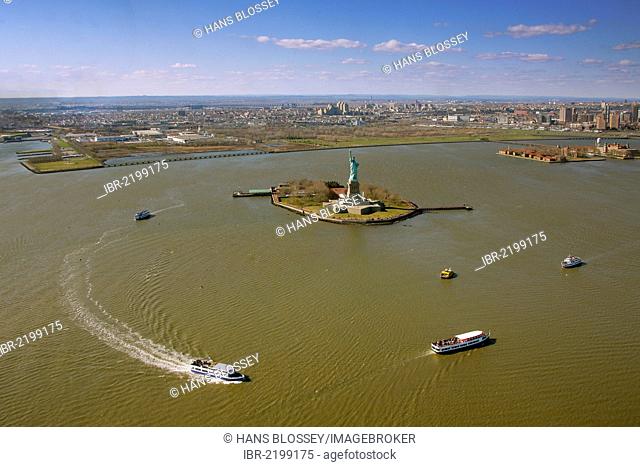 Aerial view, sightseeing flight, Statue of Liberty, Liberty Island and Ellis Island, New York City, New York, United States, North America