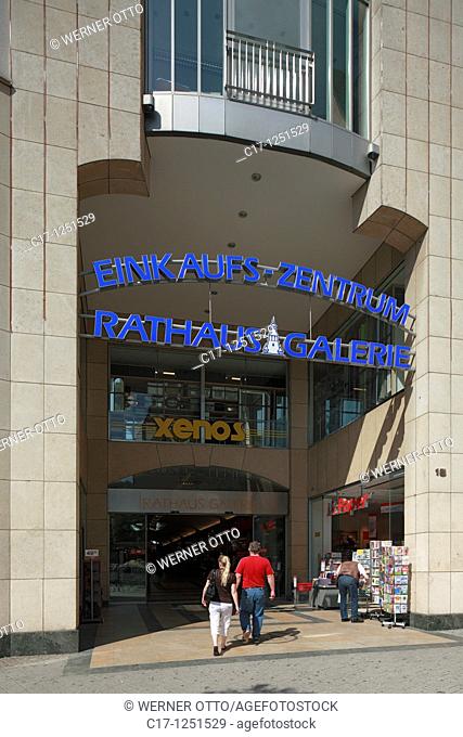 Germany, Wuppertal, Wupper, Bergisches Land, North Rhine-Westphalia, NRW, Wuppertal-Elberfeld, Willy Brandt Square, City Hall Gallery, shopping center, entrance