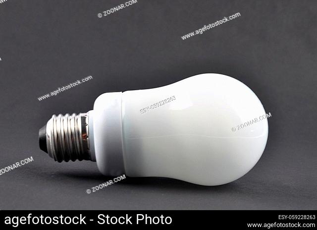 Energiesparlampe auf schwarz - Energy saving lamp on black background