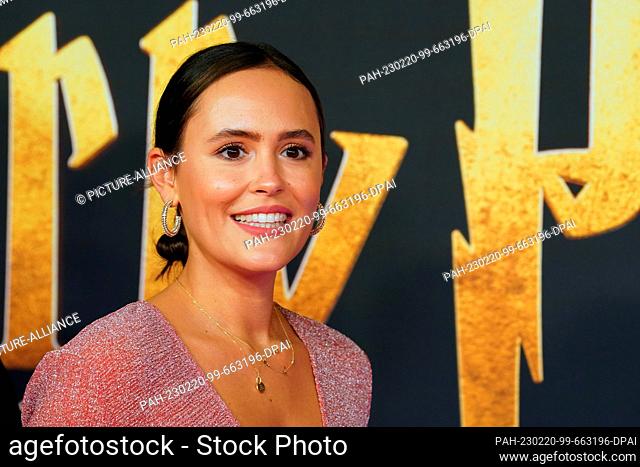 19 February 2023, Hamburg: Laura Noltemeyer, Influencer & Blogger, walks the red carpet for the premiere of the newly staged show ""Harry Potter and the...