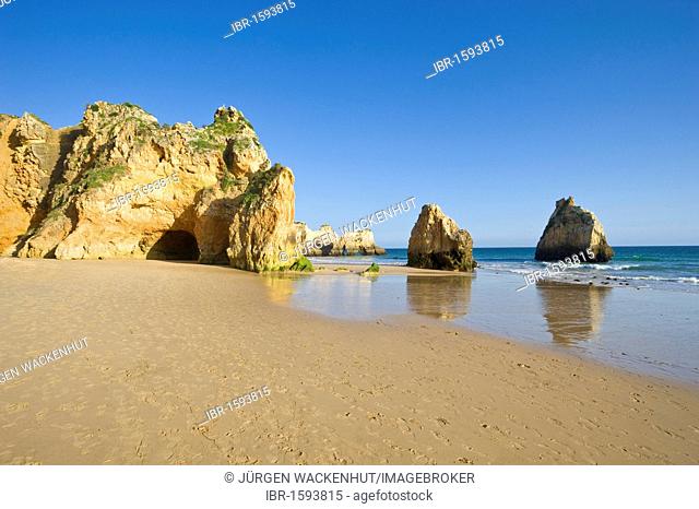 Praia dos Tres Irmaos beach, Alvor, Algarve, Portugal, Europe