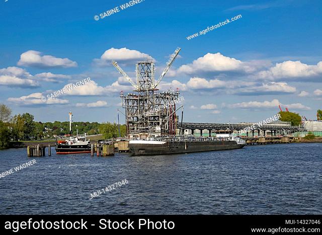 Filling station for ships in the port of Hamburg