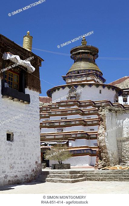 The Kumbum chorten (Stupa) in the Palcho Monastery at Gyantse, Tibet, China, Asia