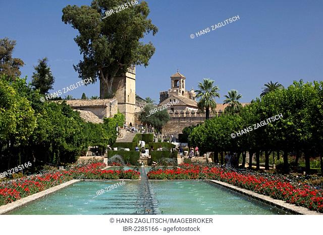 Garden and tower Torre de los Leones, Alcázar de los Reyes Cristianos, Alcázar Viejo, Córdoba, Andalusia, Spain, Europe