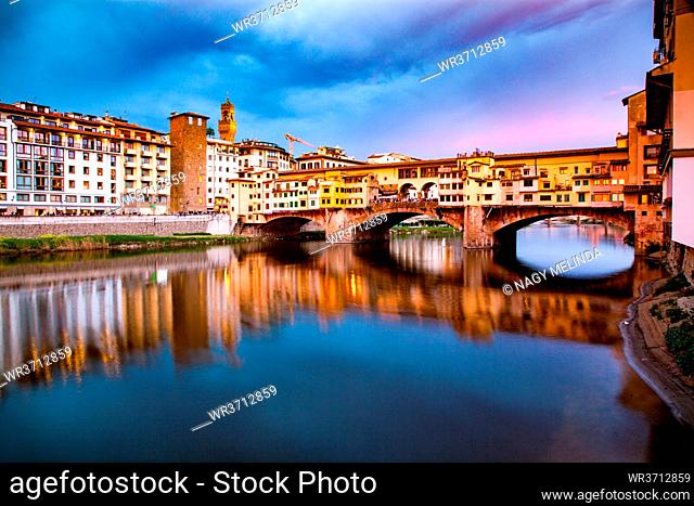 Ponte Vecchio over the Arno River, in Florence, UNESCO World Heritage Site, Tuscany, Italy, Europe
