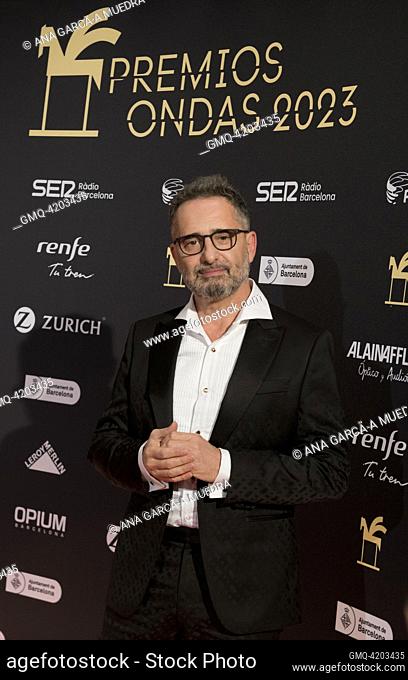 Retrato al cantante Jorge Drexler en los premios ondas 2023