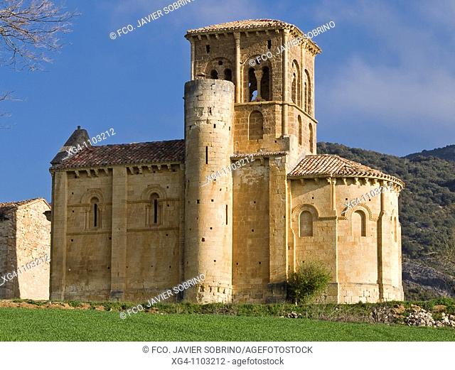 Iglesia de estilo románico de San Pedro de Tejada - Valle de Valdivielso - Burgos - Castilla y León - España