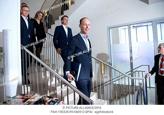26 March 2019, Berlin: Executive Board members Thomas Rabe (M), CEO, Markus Dohle (3rd from left), CEO of Penguin Random House, and Bernd Hirsch (l), CFO
