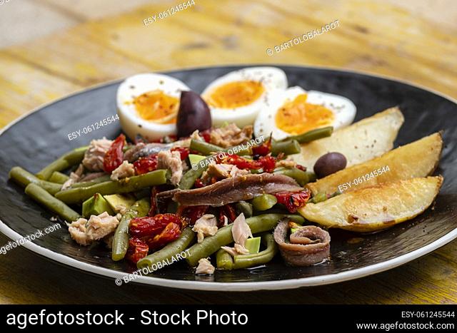 Nizarda salad green beans and dried tomatoes, Spain