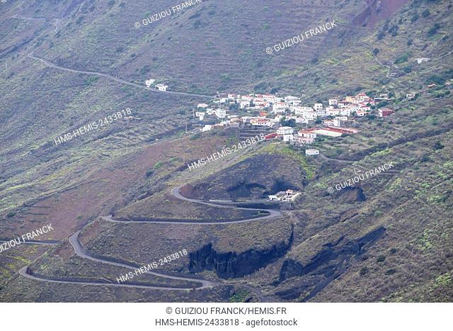 Spain, Canary Islands, El Hierro island declared a Biosphere Reserve by UNESCO, La Dehesa plateau, Sabinosa seen from Bascos viewpoint