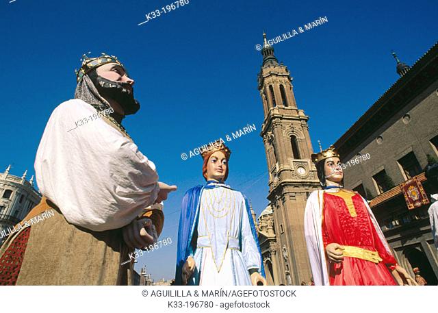 'Gigantes y cabezudos', local festival of Virgen del Pilar. Zaragoza. Spain