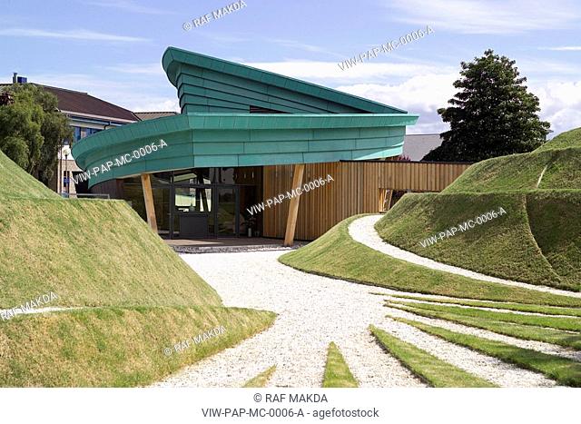 MAGGIE’S CENTRE, RAIGMORE HOSPITAL, INVERNESS, HIGHLAND, UK, PAGE & PARK, EXTERIOR, EXTERIOR GENERAL VIEW WITH LANDSCAPING