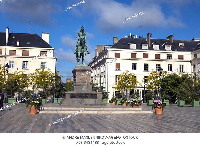 Statue of Joan of Arc, Giovanna d'Arco, Jeanne d'Arc, on Place du Martroi, Orléans, France