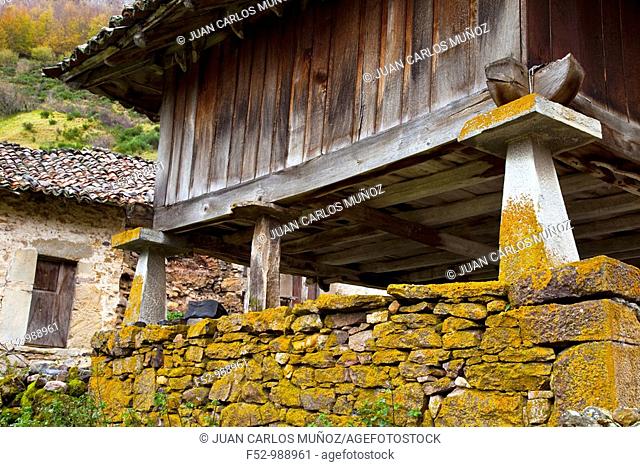 Perlunes Village. Parque Natural Somiedo. Asturias. Spain