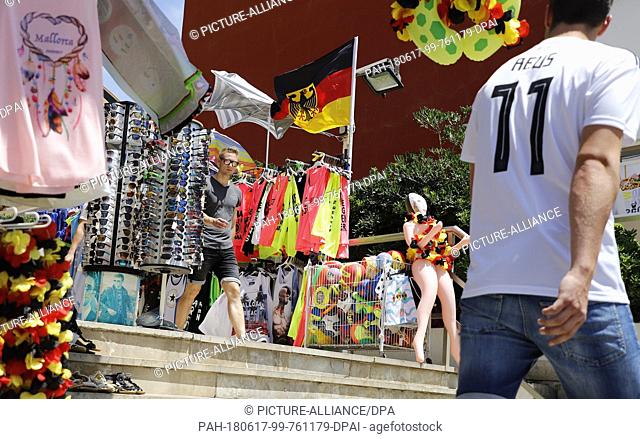 17 June 2018, Spain, Palma de Mallorca: stores are ready to cheer the German team before the soccer World Cup game between Germany and Mexico at Arenal beach in...