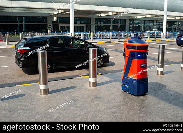 Singapore, Republic of Singapore, Asia - An autonomous robot cop is part of the auxiliary police in front of the new Jewel terminal at Changi Airport