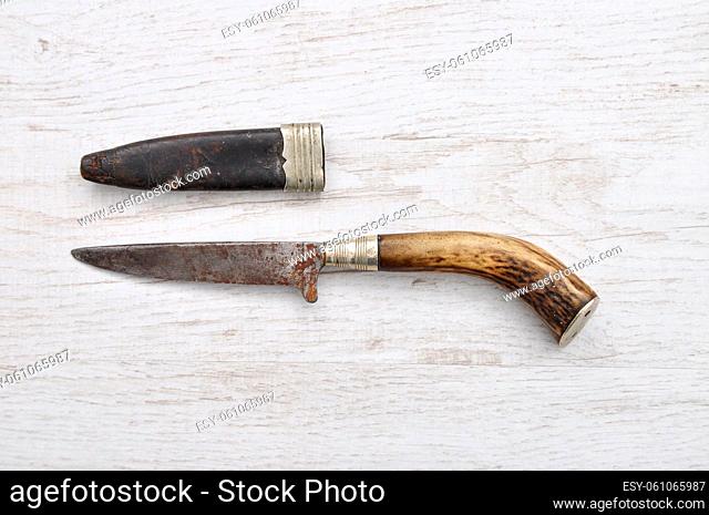Jagdmesser mit Scheide - Hunting knife with leather sheath