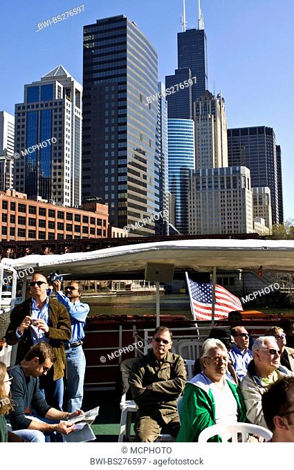 tourist on a boat excursion in Chicago, USA, Illinois, Chicago
