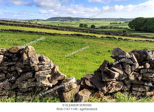 Dry stone wall, with view across a beautiful typical country landscape in spring, Peak District National Park, Derbyshire, England, Unnited Kingdom, Europe