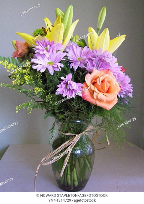Flower arraingment in glass vase