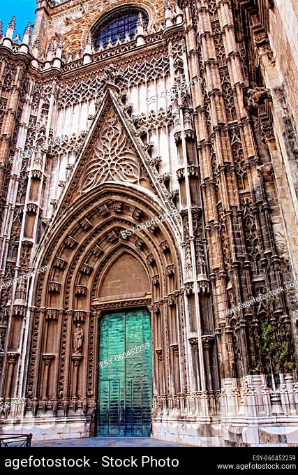 Das Portal Puerta de los Principes der Kathedrale in Sevilla, Andalusien, Spanien