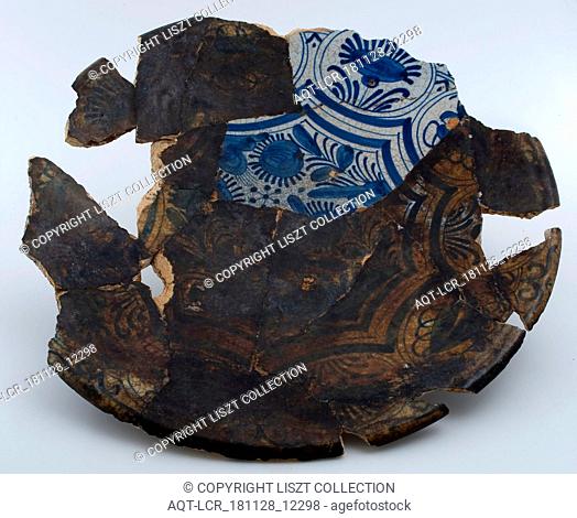 Blue majolica dish on stand, blue flowers in Wanli style as decor, dish plate crockery holder soil find ceramic earthenware glaze tin glaze lead glaze