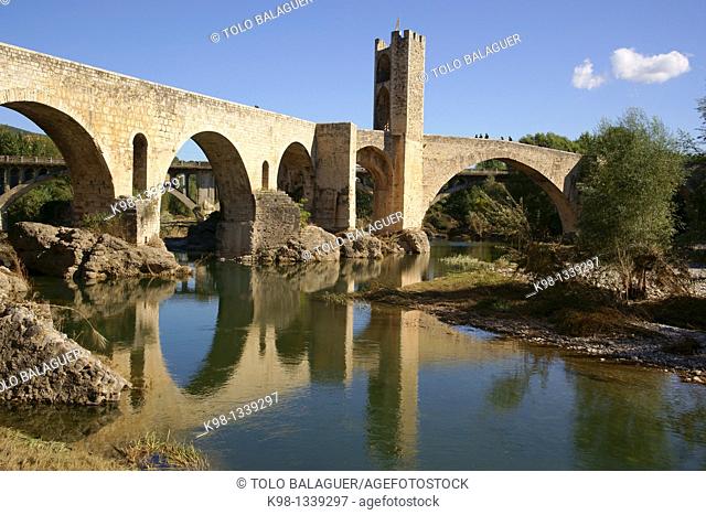 Fortified bridge, 12th-13th century, Besalu Garrotxa Girona Catalunya Spain