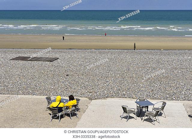 plage de galets de Dieppe, departement de Seine-Maritime, region Normandie, France/pebbly beach at Dieppe, Seine-Maritime department, Normandy region, France