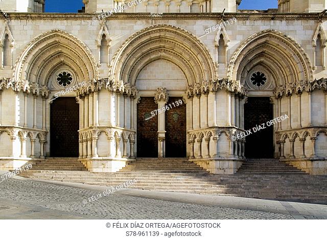 West front of cathedral, Cuenca. Castilla-La Mancha, Spain